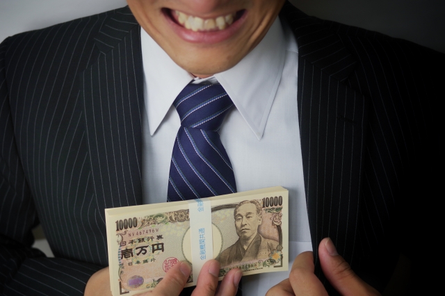 ヤミ金業者は金をせしめてほくそ笑む。宮若市の闇金被害の相談は弁護士や司法書士に無料でできます